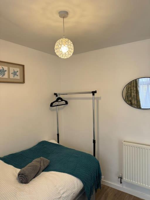 2 Bed In Sinfin Apartment