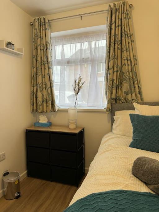 2 Bed In Sinfin Apartment *